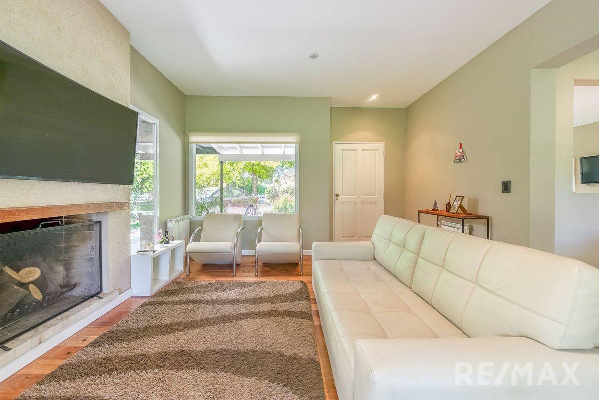 Foto de VENTA CASA EN EL BARRIO CERRADO "VILLA VICTORIA", imagen 2
