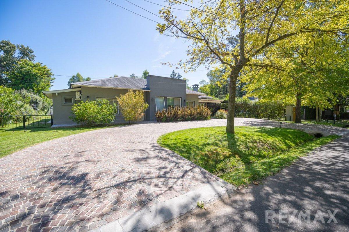 Foto de VENTA CASA EN EL BARRIO CERRADO "VILLA VICTORIA", imagen 1