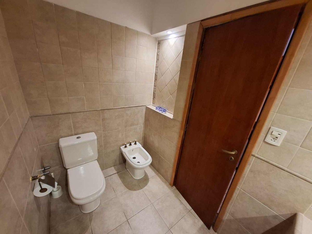 Foto de VENTA CASA QUILMES 5 AMB QUINCHO PILETA PARRILLA, imagen 4