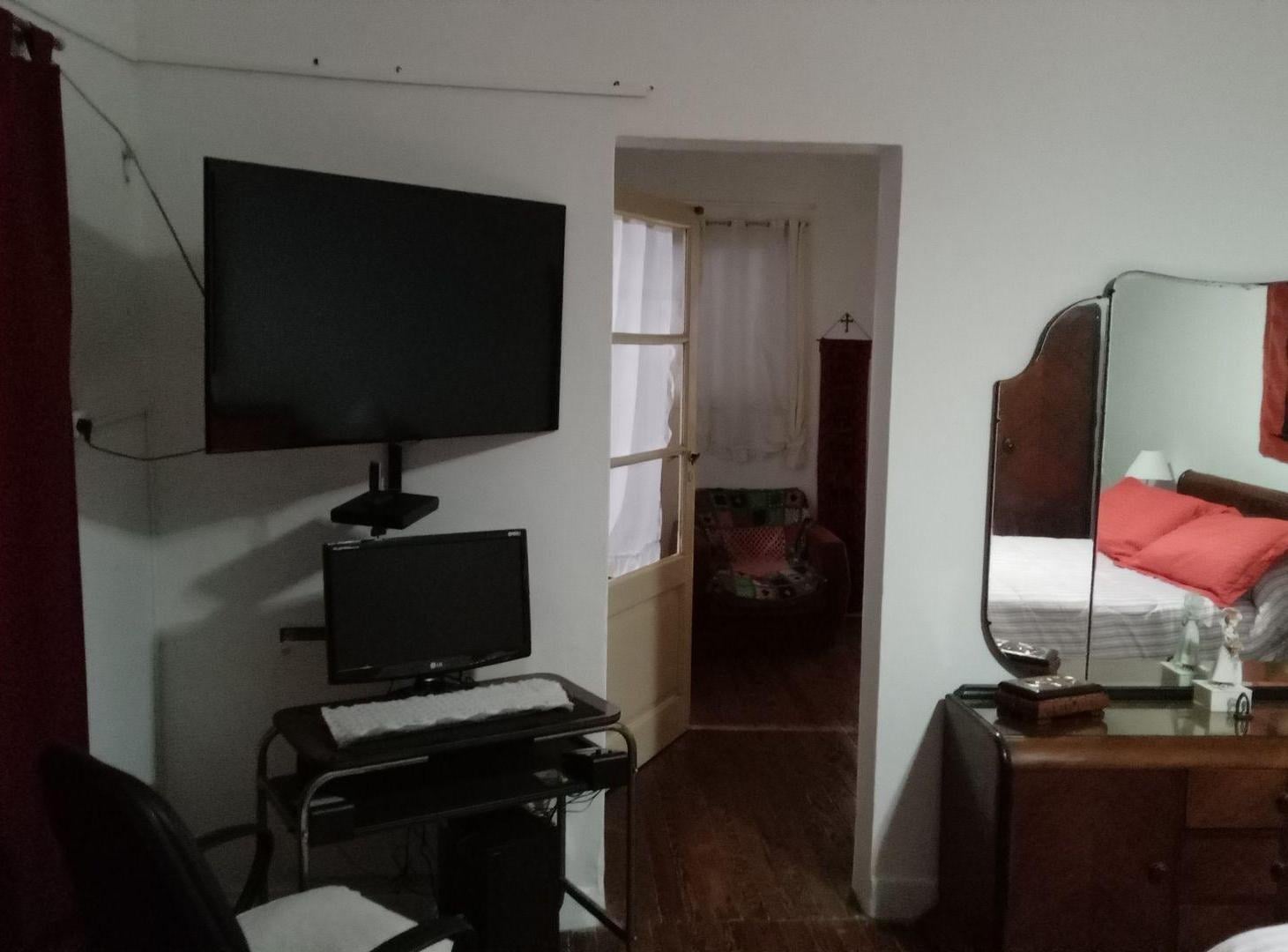 Foto de VENTA CASA 3 AMB. C/LOCAL Y DEPOSITO CIUDADELA, imagen 4