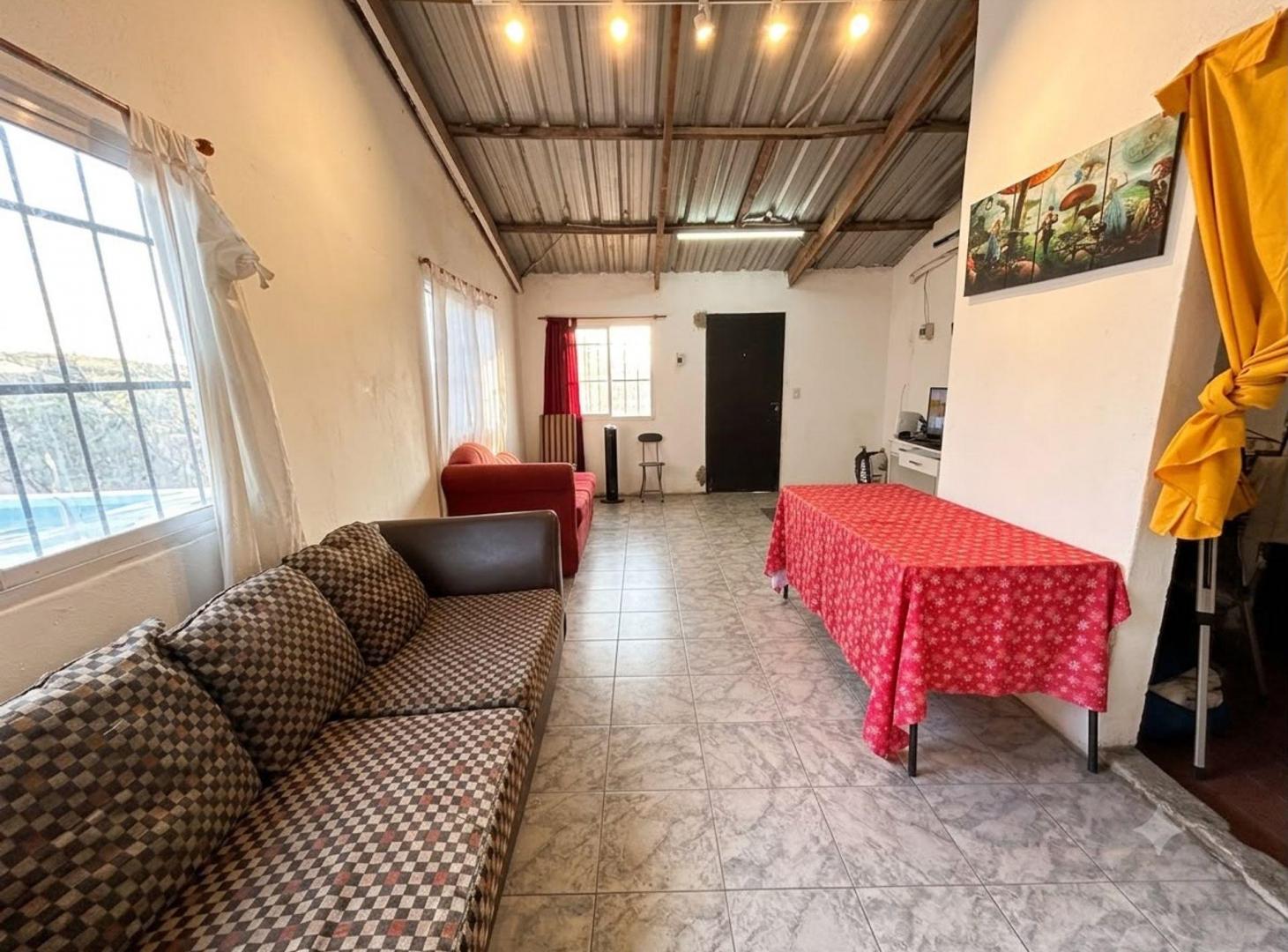 Foto de VENTA CASA 3 AMB. CON PILETA - JOSE C PAZ, imagen 3