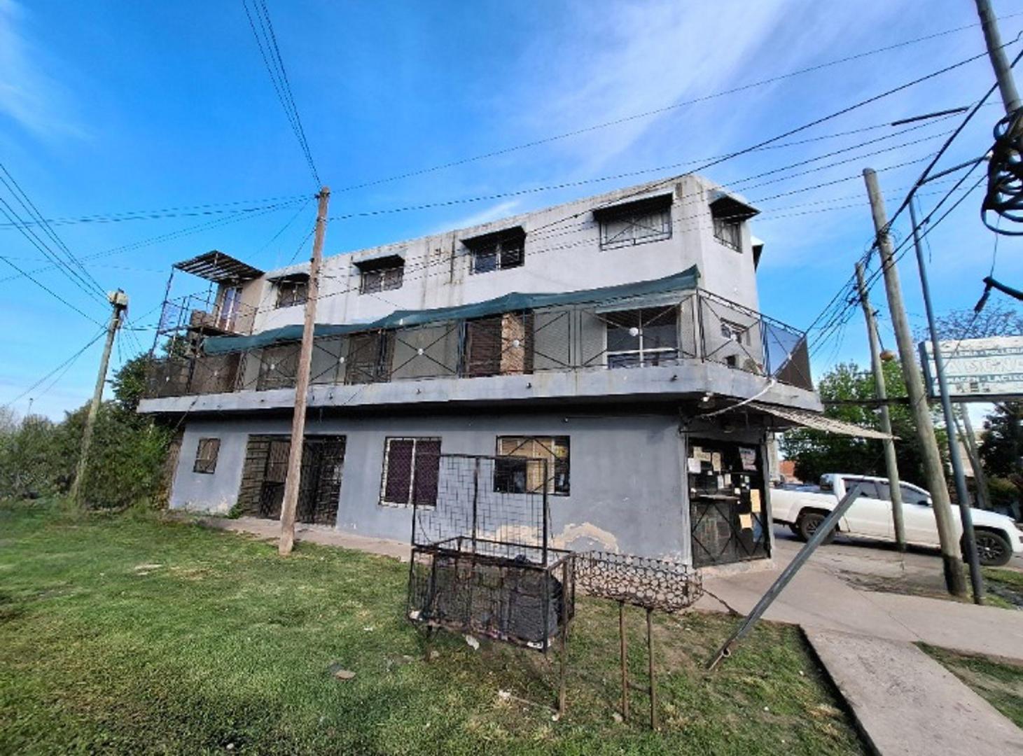 Foto de VENTA EN BLOQUE 10 DEPOS 1 LOCAL PILETA JOSE C PAZ, imagen 3