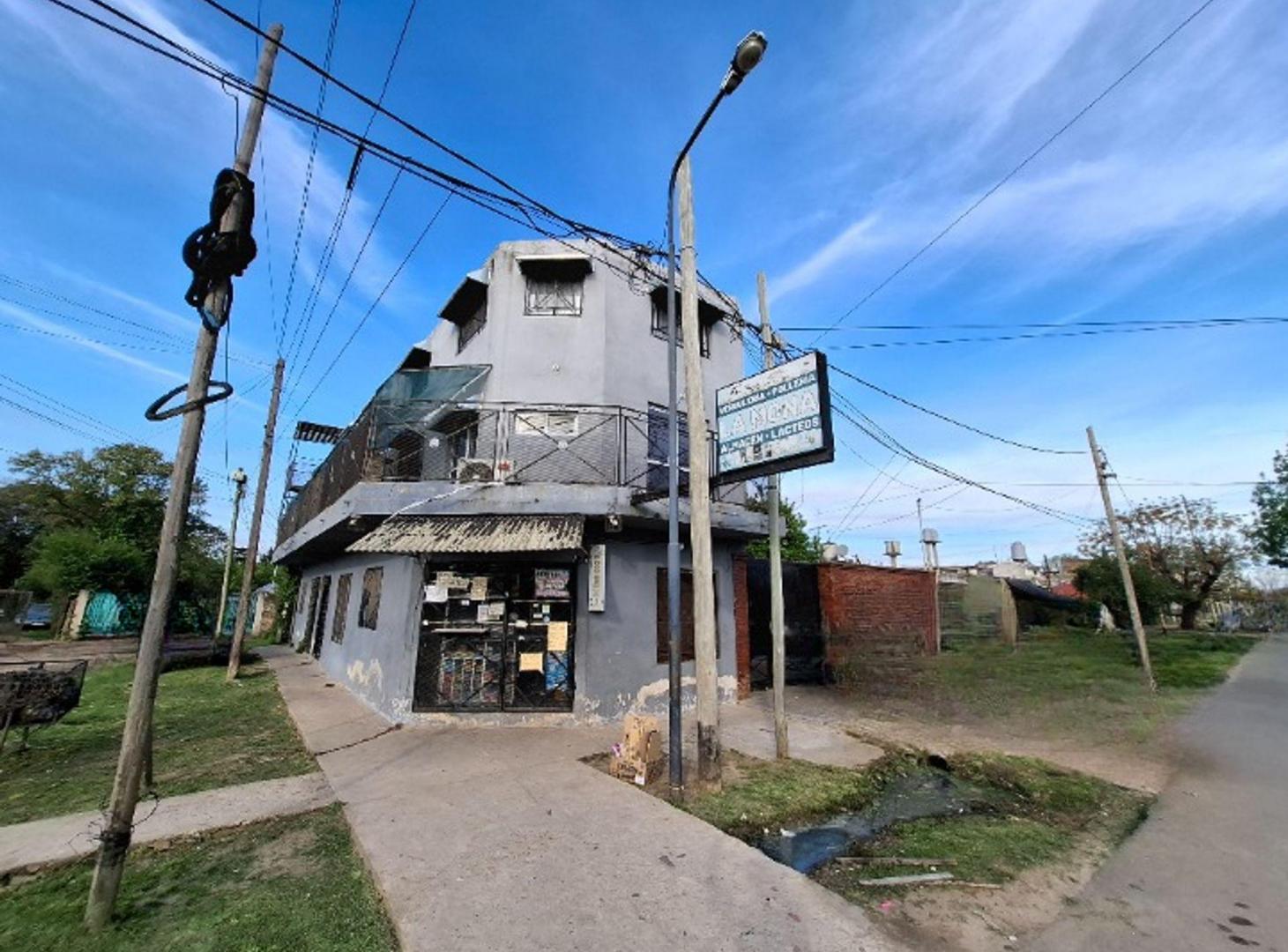 Foto de VENTA EN BLOQUE 10 DEPOS 1 LOCAL PILETA JOSE C PAZ, imagen 1