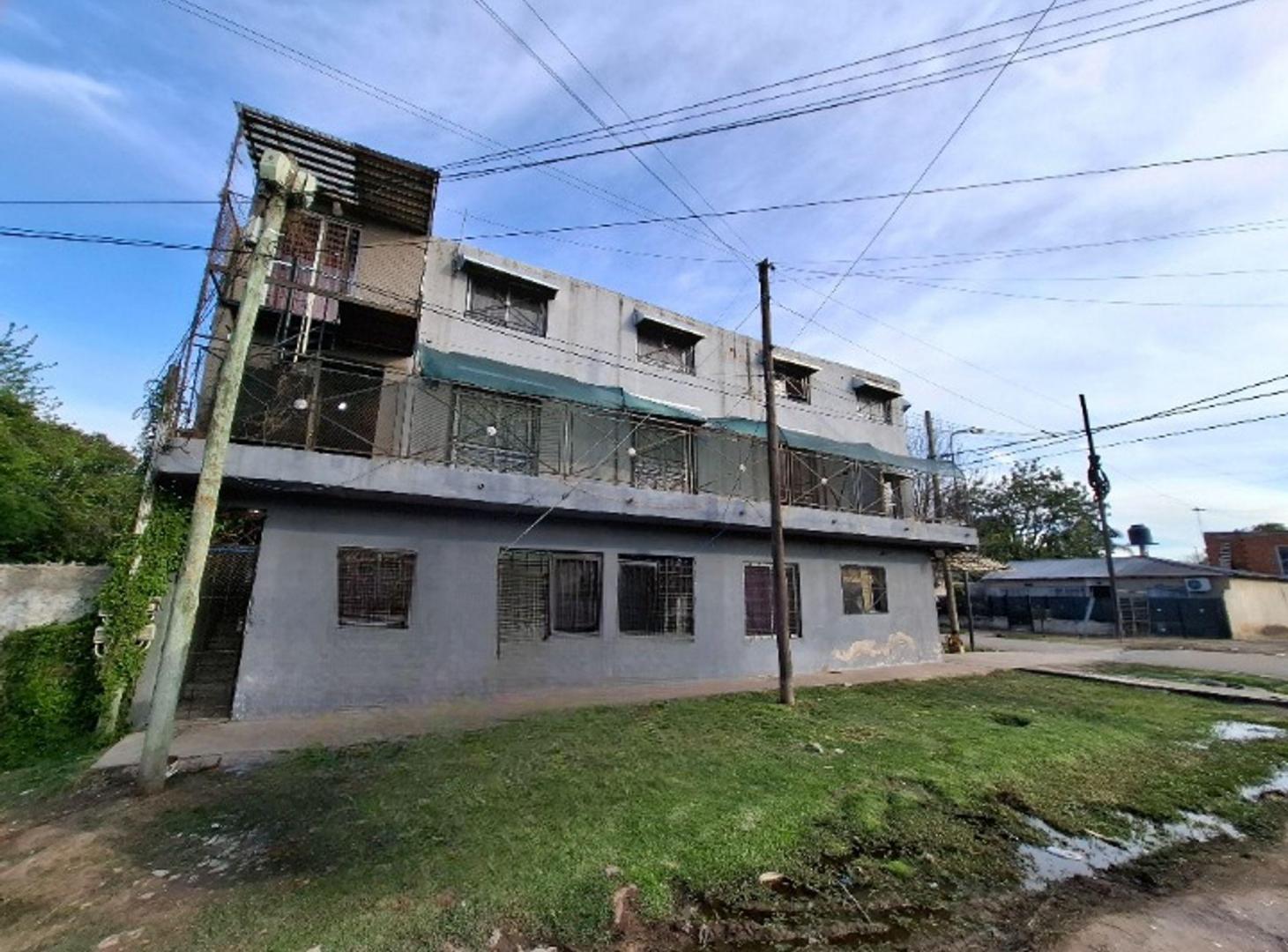 Foto de VENTA EN BLOQUE 10 DEPOS 1 LOCAL PILETA JOSE C PAZ, imagen 4