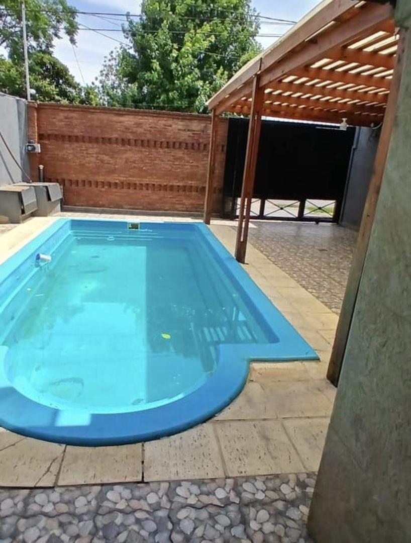 Foto de VENTA EN BLOQUE 10 DEPOS 1 LOCAL PILETA JOSE C PAZ, imagen 5