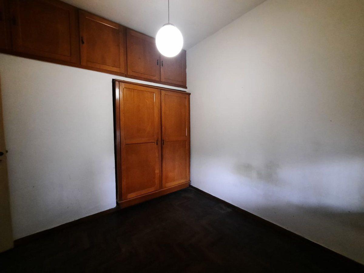 Foto de VENTA CASA 4 AMBIENTES HURLINGHAM A RECICLAR, imagen 4