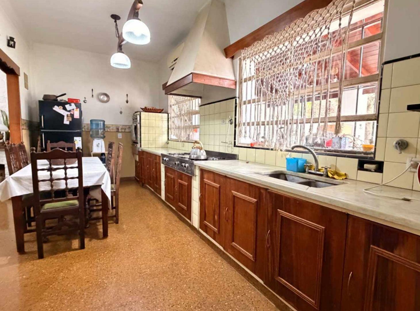 Foto de Venta casa 5 amb con local Hurlingham, imagen 1