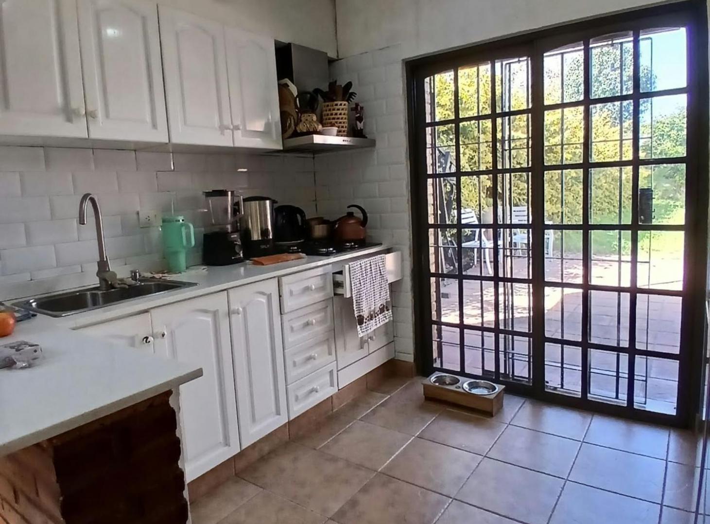 Foto de VENTA CASA 3 AMBIENTES HAEDO CON PATIO Y COCHERA, imagen 4