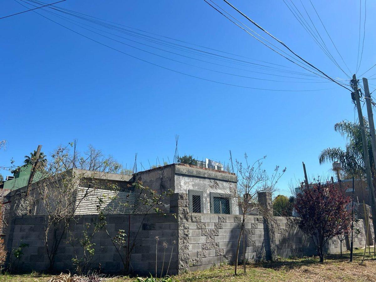 VENTA CASA DE VICENZO CHICO A TERMINAR PILAR