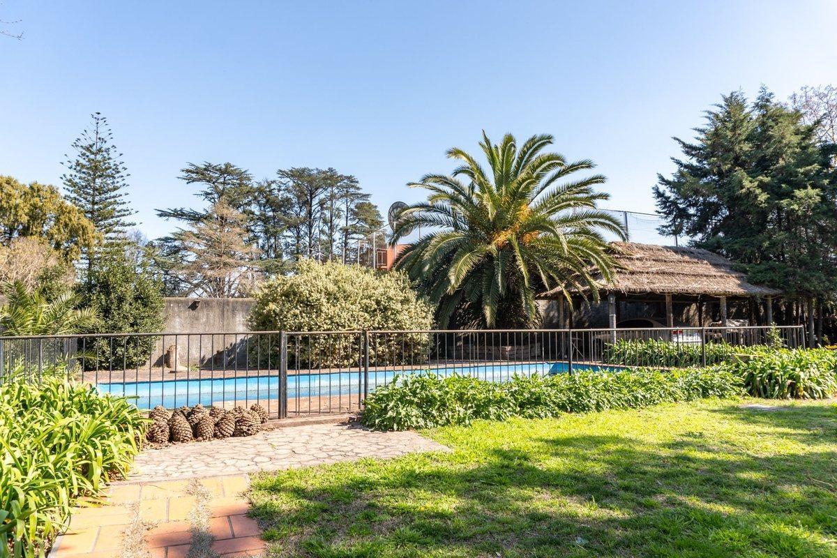 Foto de VENTA CASA QUINTA CRUCE CASTELAR OPORTUNIDAD, imagen 2