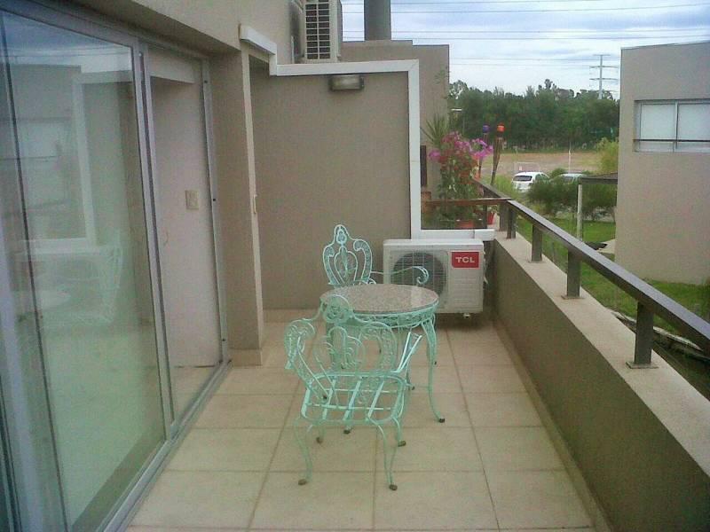 DEPARTAMENTO CON COCHERA EN VENTA EN NORDELTA.
