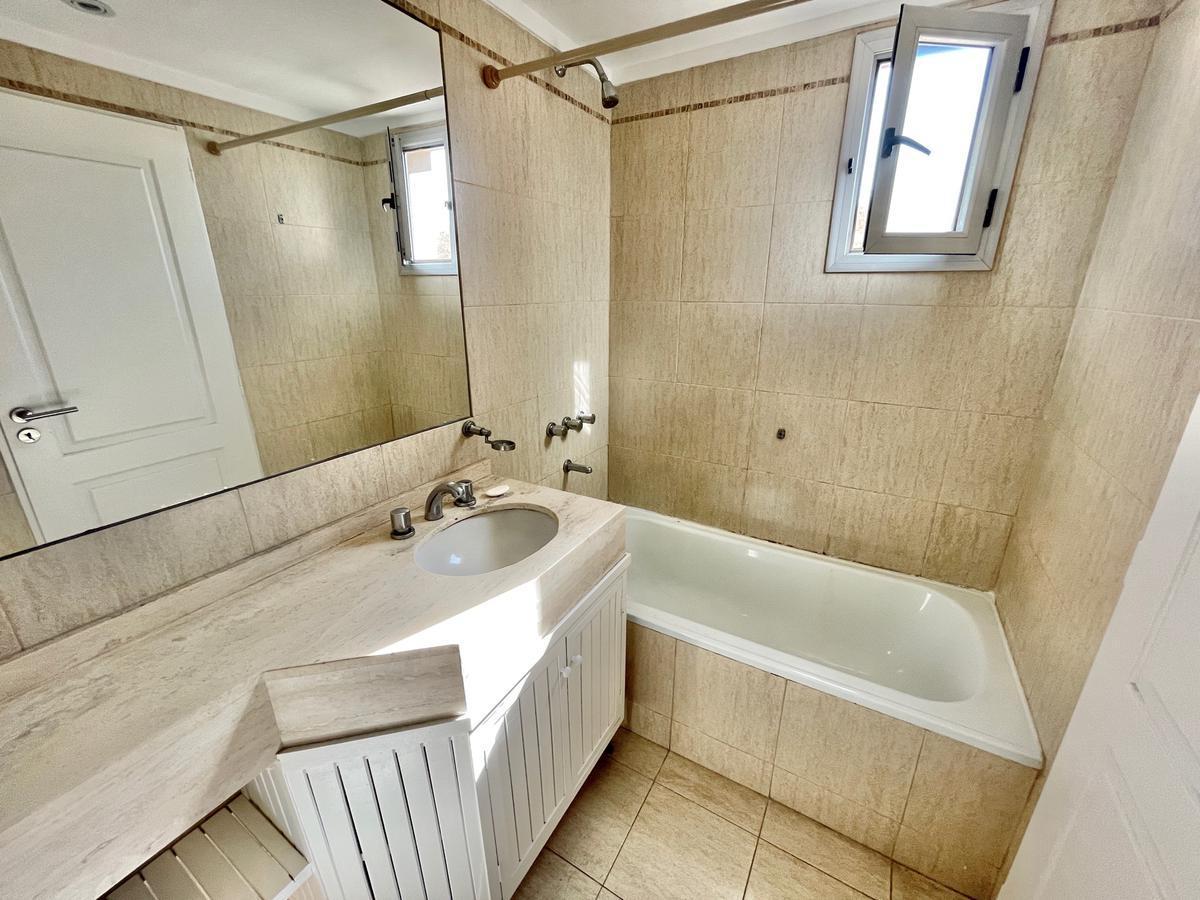 Oportunidad! Impecable Departamento de 100 m² con Cochera en San Fernando 4