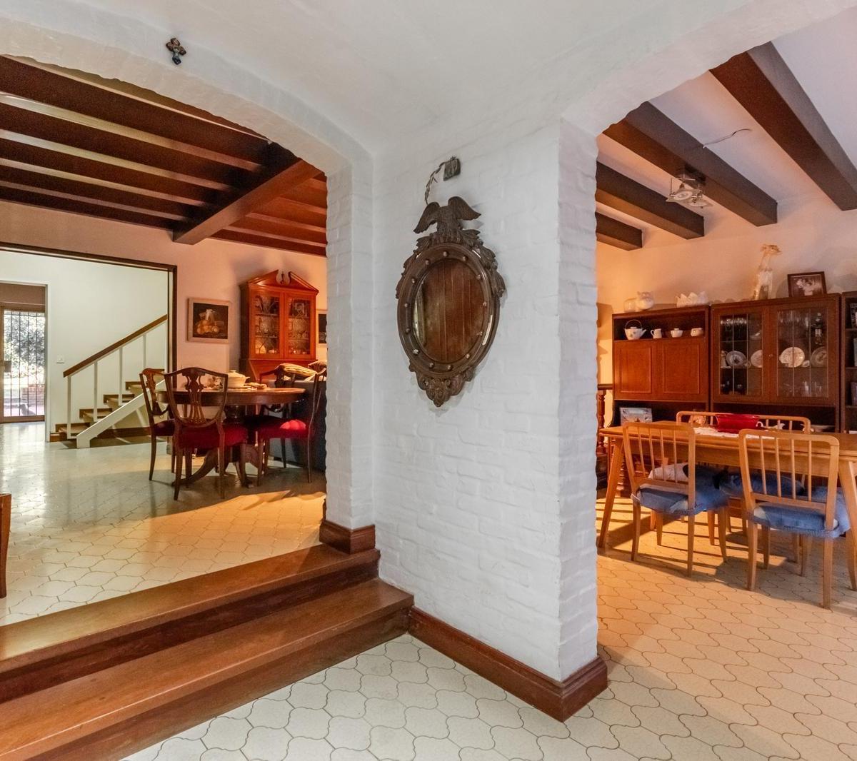 Comodisima Casa con Gran Jardin en Florida, Vicente Lopez. 3