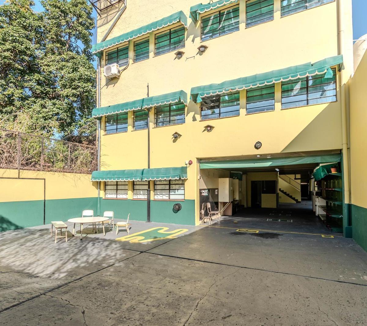 Imponente Edificio en Olivos, Donde Hoy Funciona El Colegio San Ignacio. 3