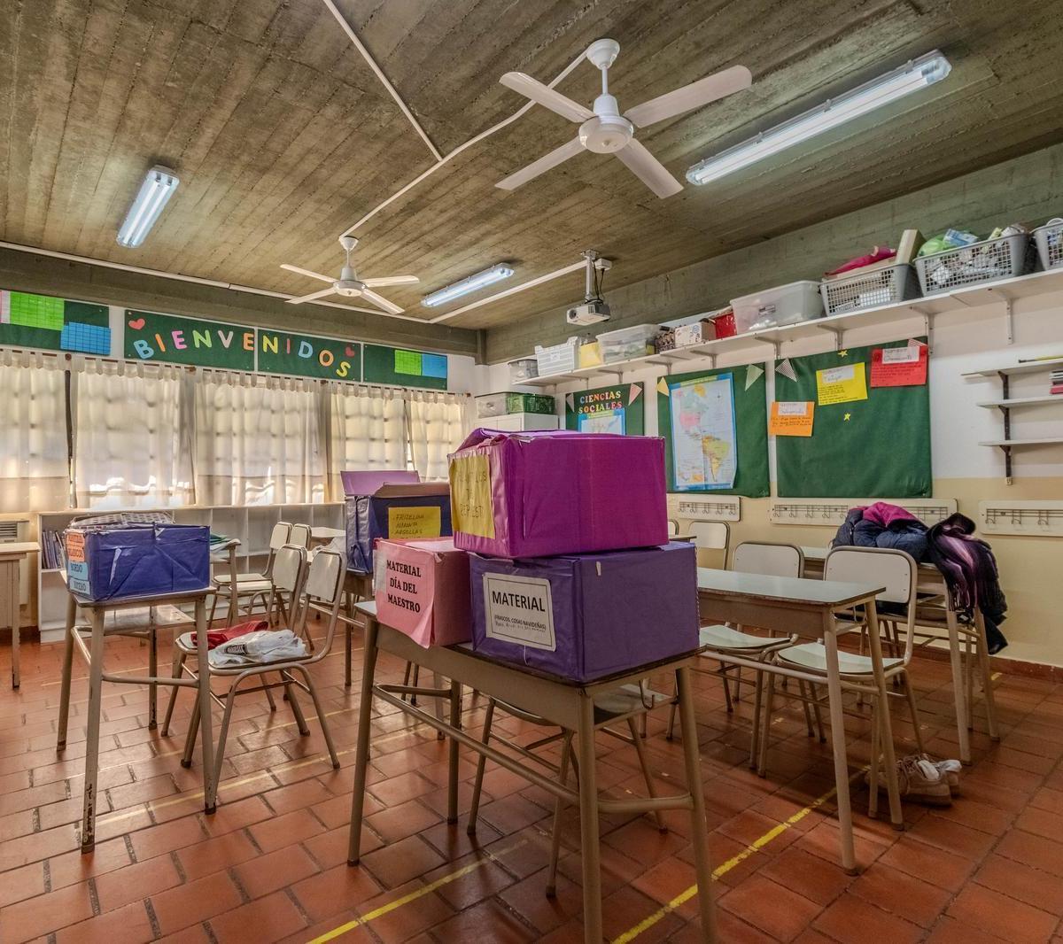Imponente Edificio en Olivos, Donde Hoy Funciona El Colegio San Ignacio. 5