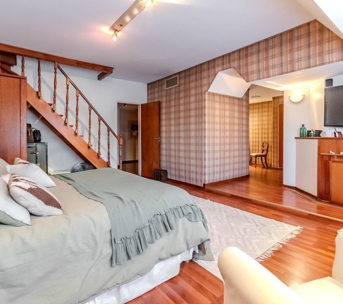 Estupenda Casa Sobre un Soñado Terreno de 1221 m² en Martinez. 4