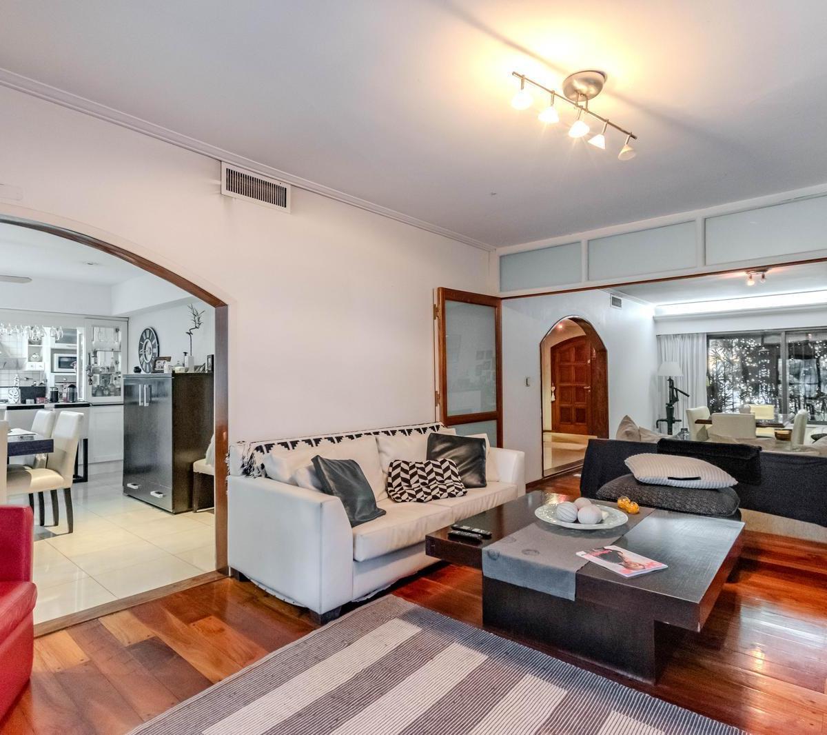 Foto de ESTUPENDA CASA A LA VENTA SOBRE UN SOÑADO TERRENO DE 1221M2 EN MARTINEZ., imagen 4