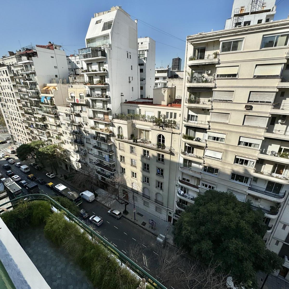Soberbio Piso de Categoria Sobre La Av Callao en Recoleta. 4