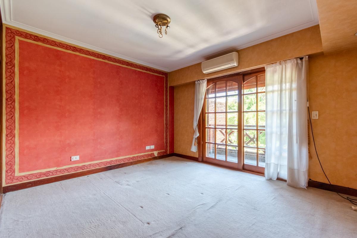 Imponente Casa con Gran Parque en La Lucila, Zona con Los Mejores Colegios. 5