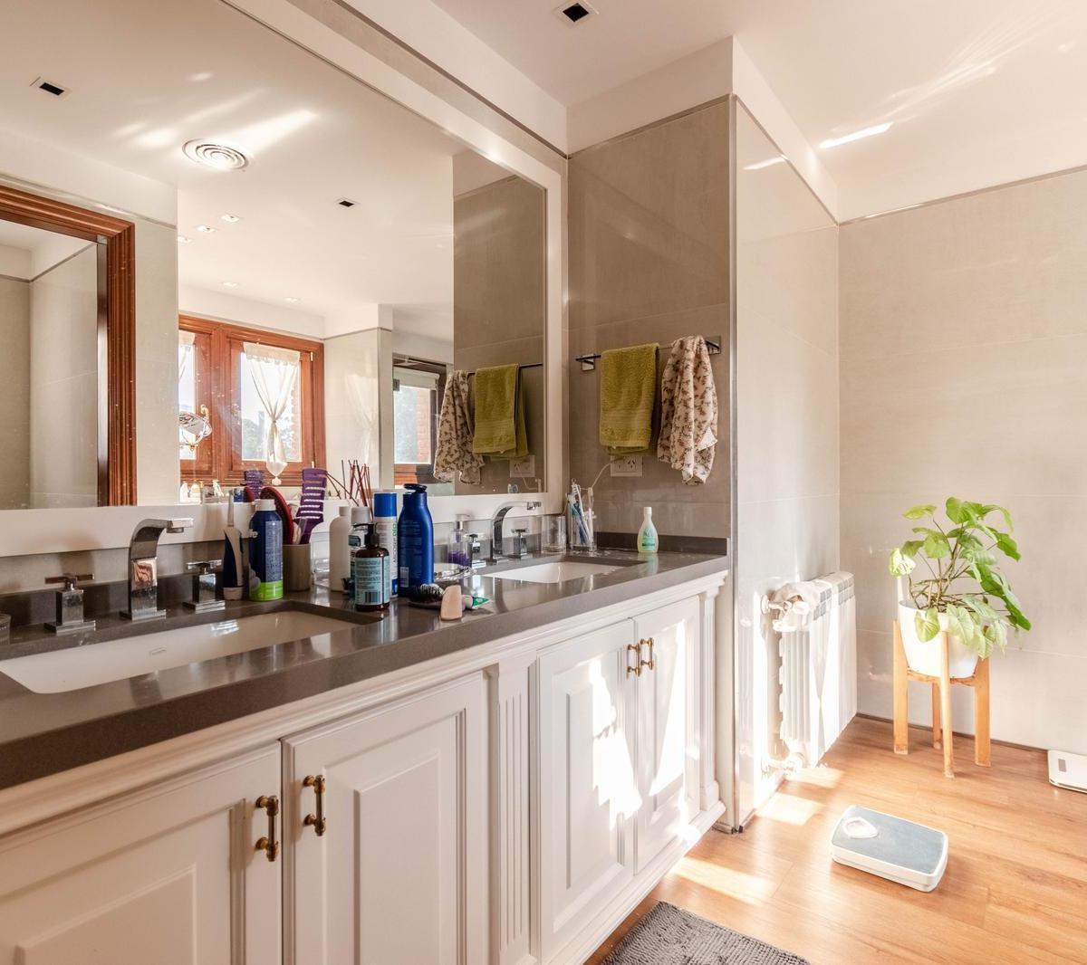 Foto de Importante casa sobre 810m2 de terreno en venta en Martínez, de Av, imagen 5