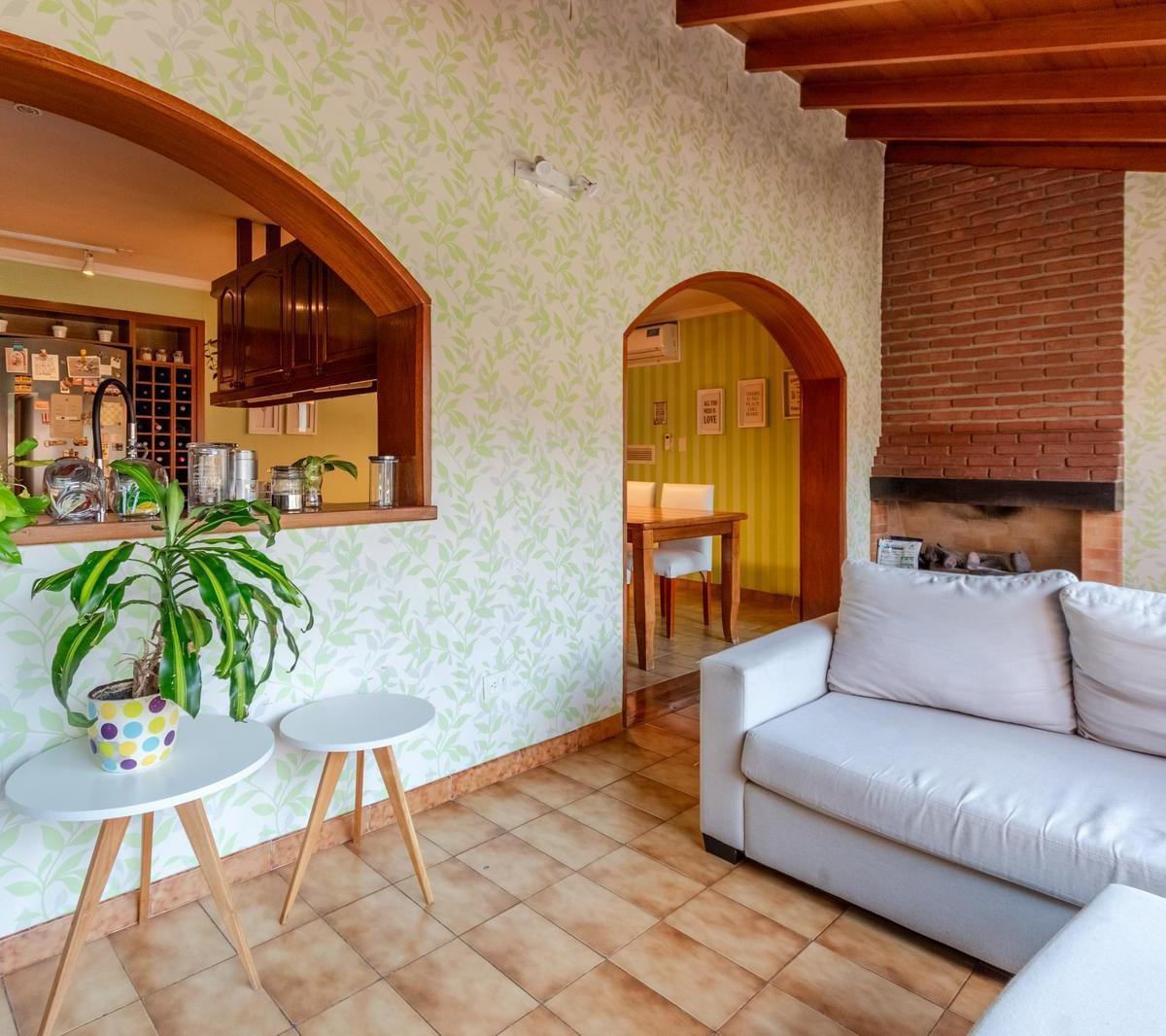 Foto de Impecable casa con todas las comodidades, gran jardín y quincho en, imagen 3