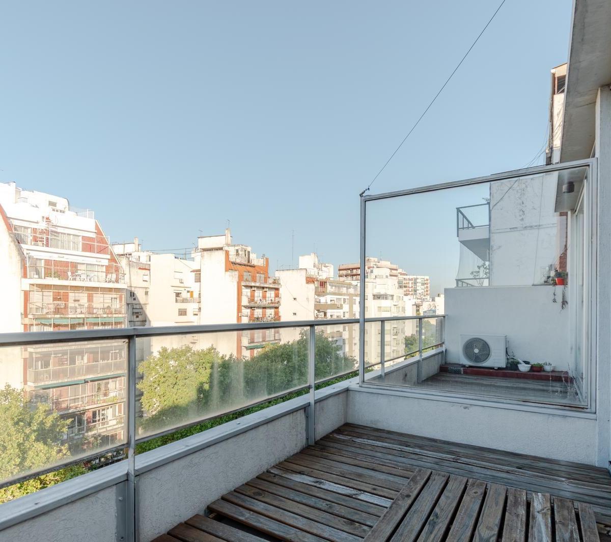 Foto de Luminosa oficina en venta, semi piso alto, en Caballito, cerca de todo., imagen 2