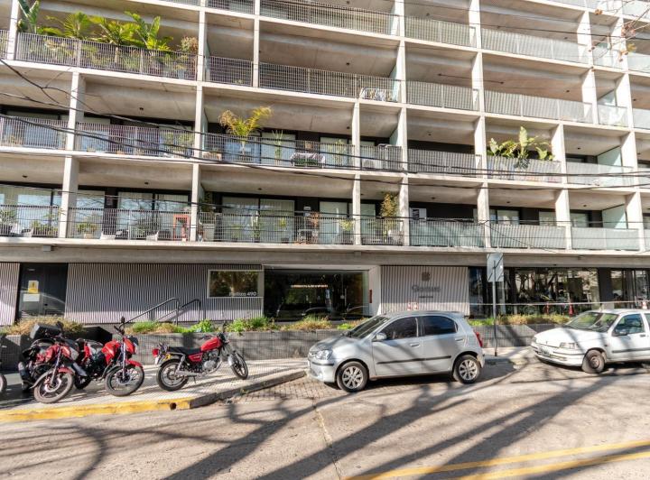 Departamento en venta y alquiler con vista al Río, terraza y 2 cocheras en Domus Libertador, Olivos. 1