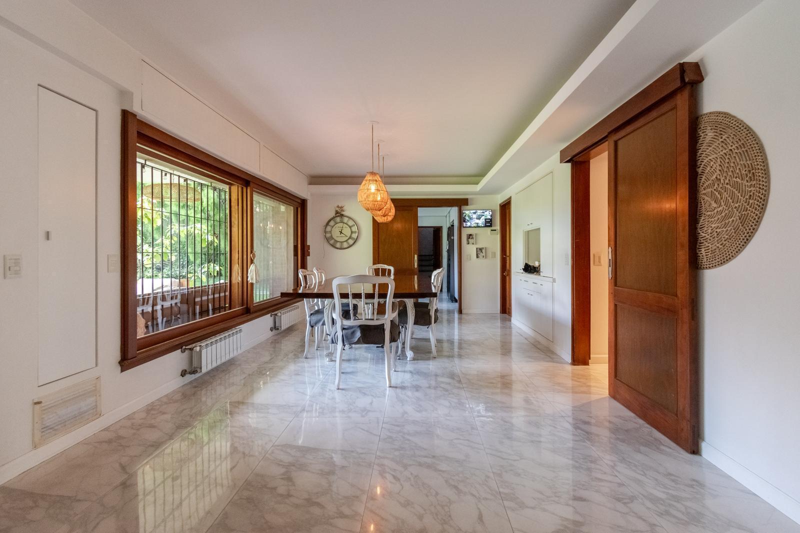 Foto de Sensacional casa en venta ubicada en Martínez con un estupendo jardín y, imagen 3