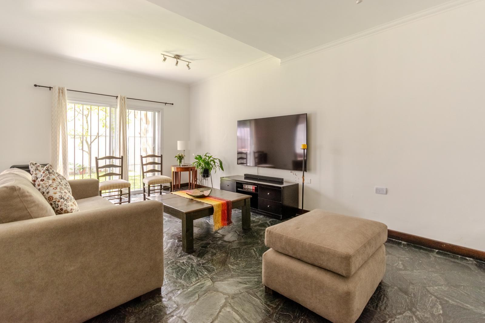 Foto de Casa a la venta en el bajo de San Isidro con jardín y 4 dormitorios., imagen 2