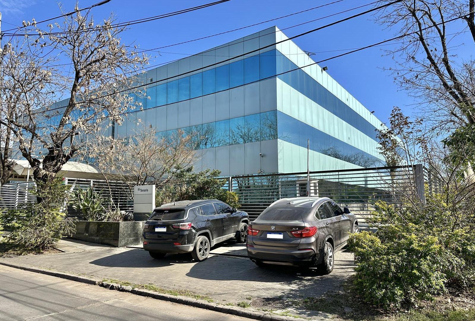 IMPORTANTE PISO DE OFICINAS EN MODERNO EDIFICIO A MTS. DE AU. PANAMERICANA, EN MARTINEZ.