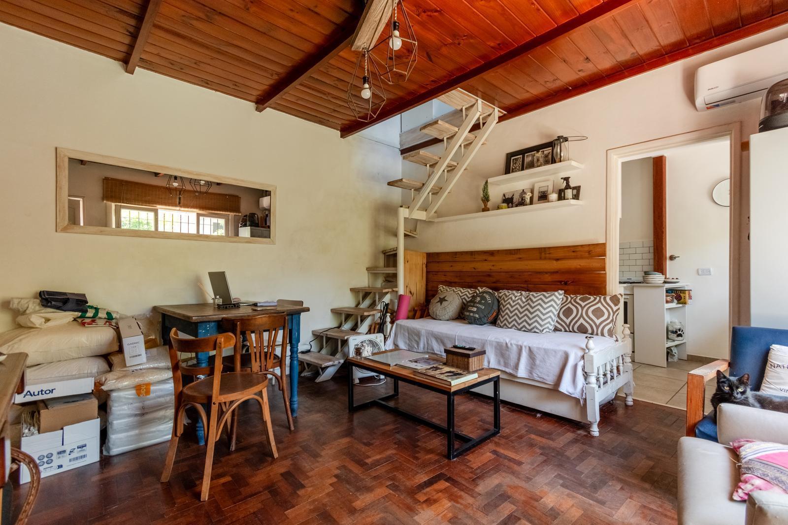 Foto de Luminoso PH en venta sin expensas, con gran patio y parrilla en Vicente, imagen 4