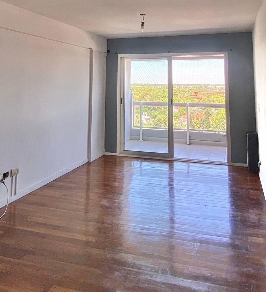 Foto de Departamento de 3 amb. en venta con cochera cubierta y baulera en, imagen 1