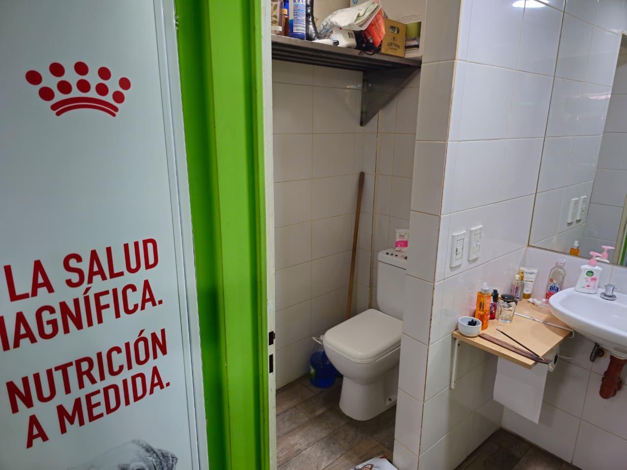 Foto de IDEAL LOCAL A LA CALLE SOBRE AV. HONORIO PUEYRREDON EN CABALLITO, CERCA, imagen 5