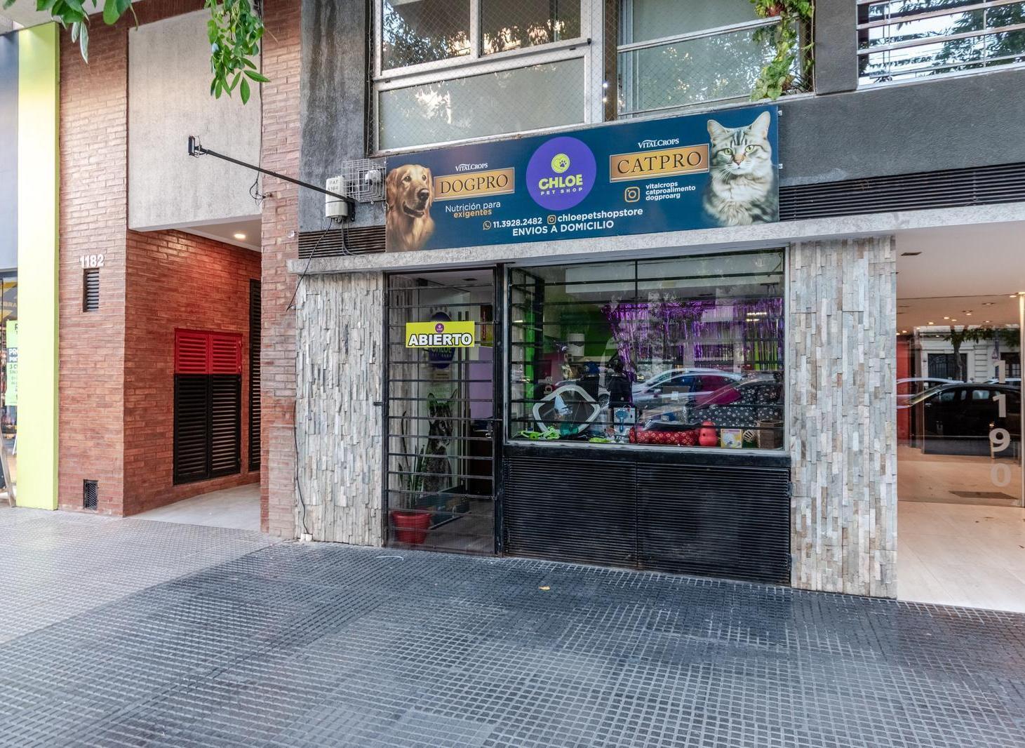 IDEAL LOCAL A LA CALLE SOBRE AV. HONORIO PUEYRREDON EN CABALLITO, CERCA DE TODO.