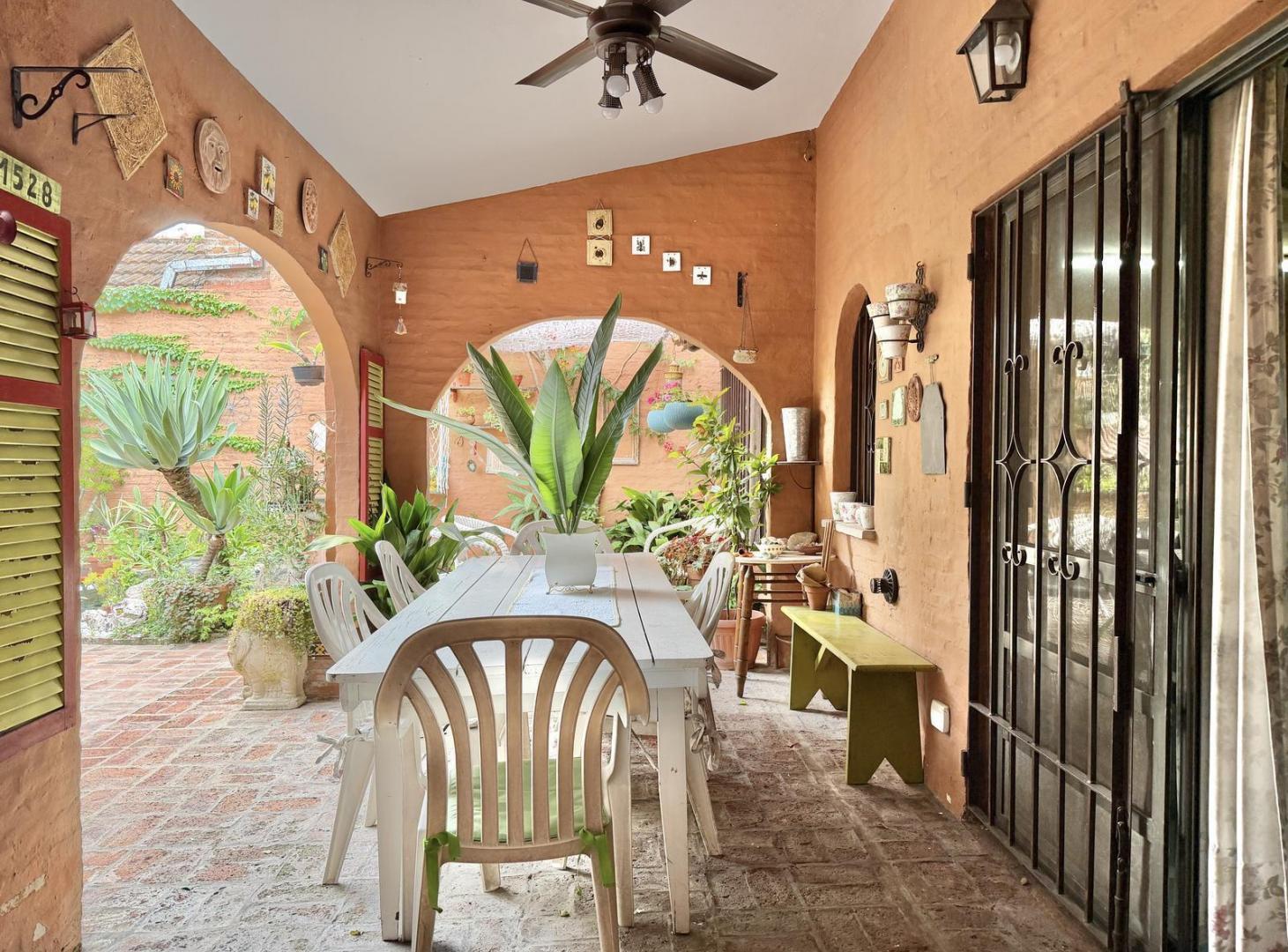 Foto de Excelente casa en venta con jardín y cochera en Las Lomas de San Isidro., imagen 4