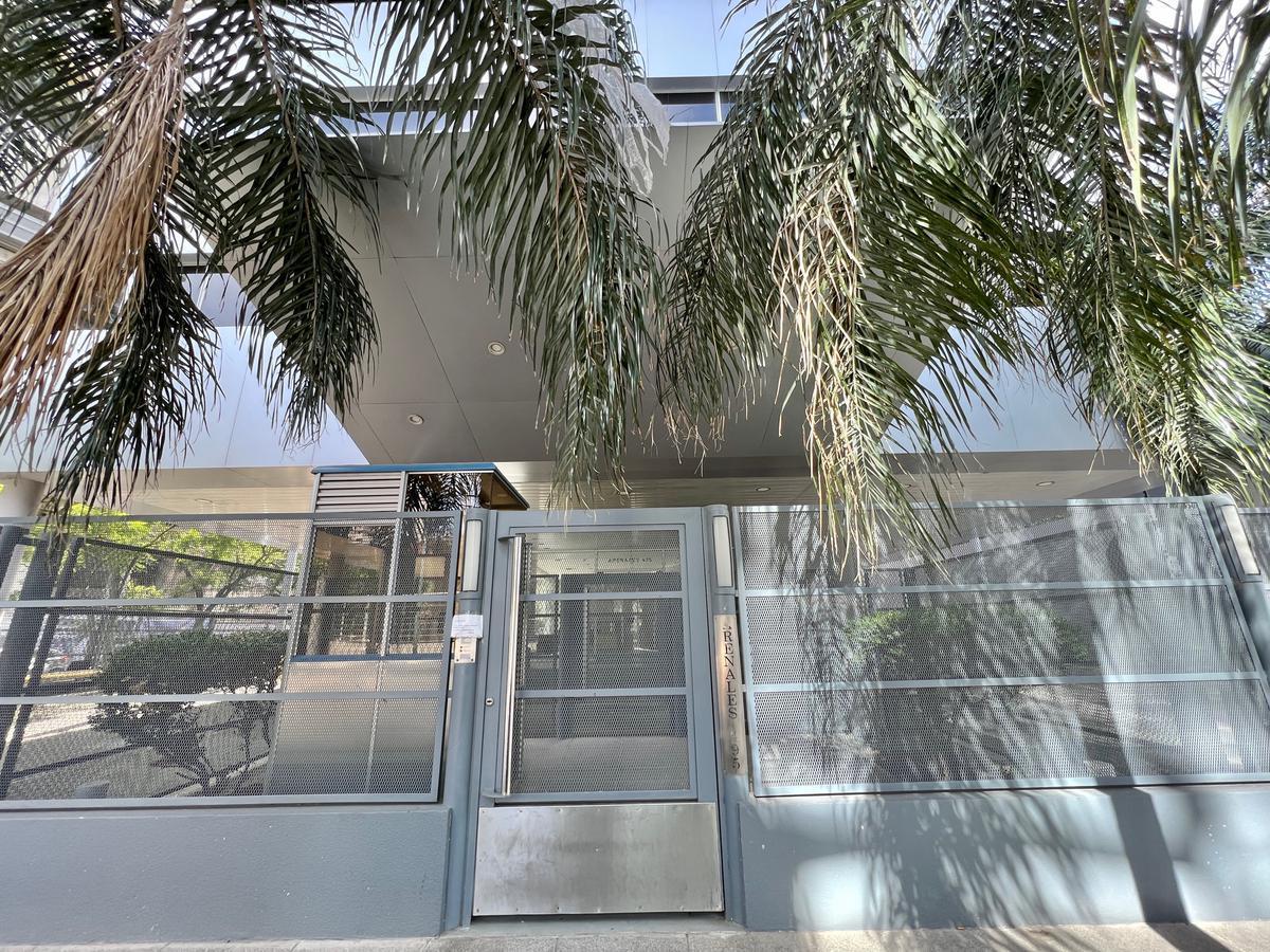 Estupendo edificio corporativo en alquiler en Vicente López, de Av. Libertador al Río.