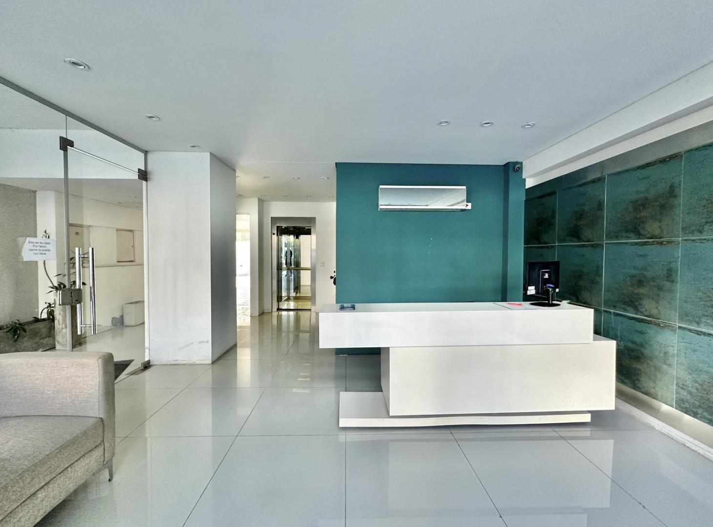 Sensacional departamento de diseño en duplex con cochera en venta y alquiler en el Puerto de Olivos.