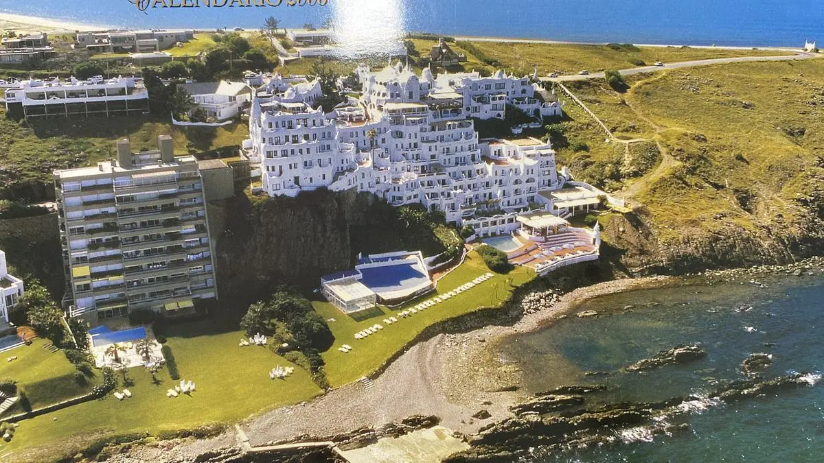 Sensacional departamento con vista y salida al mar en Punta Ballena, Uruguay. 1