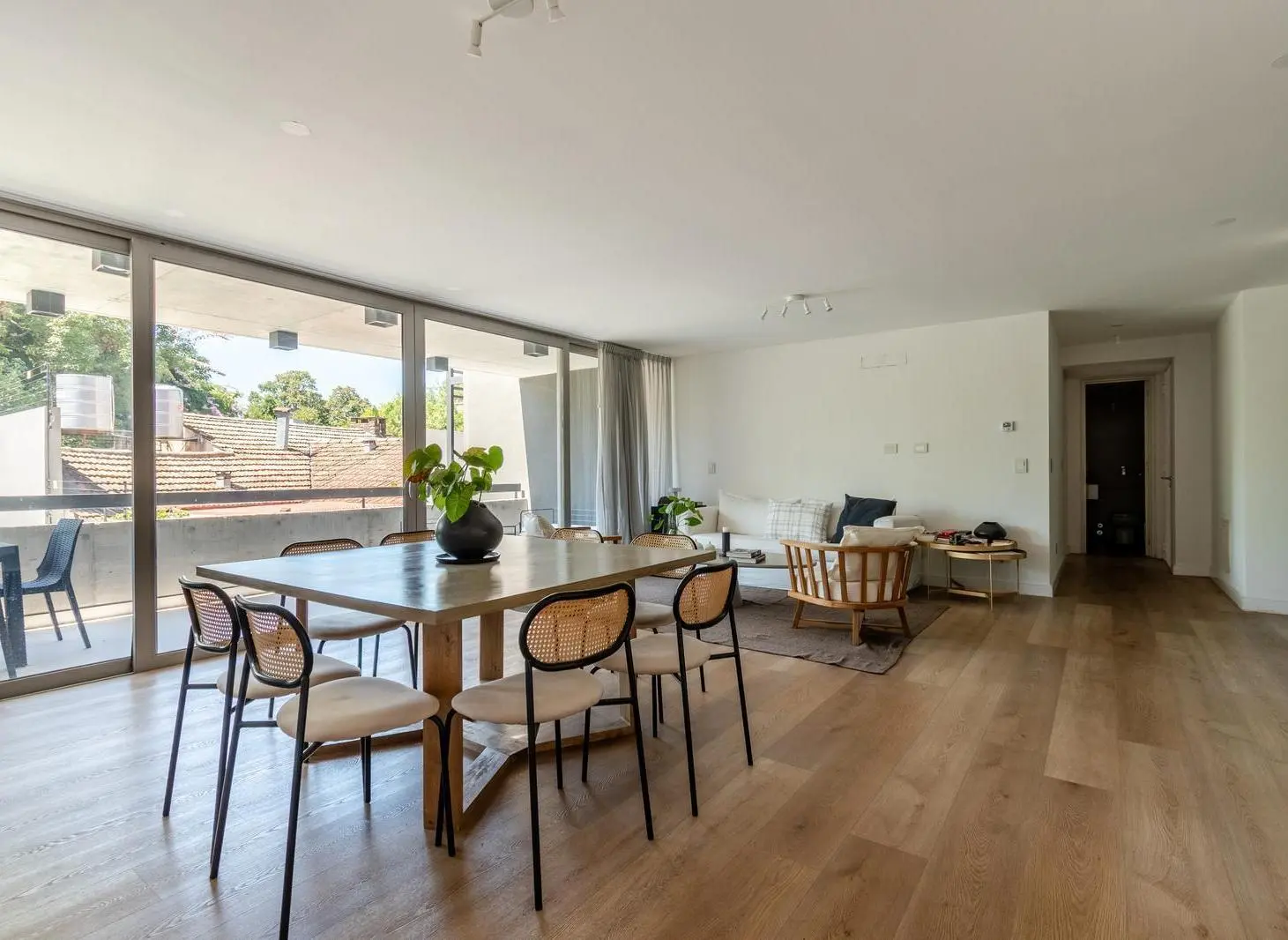 Increíble departamento en venta con tres suites y cochera opcional, sobre Av. Libertador, Acassuso. 4