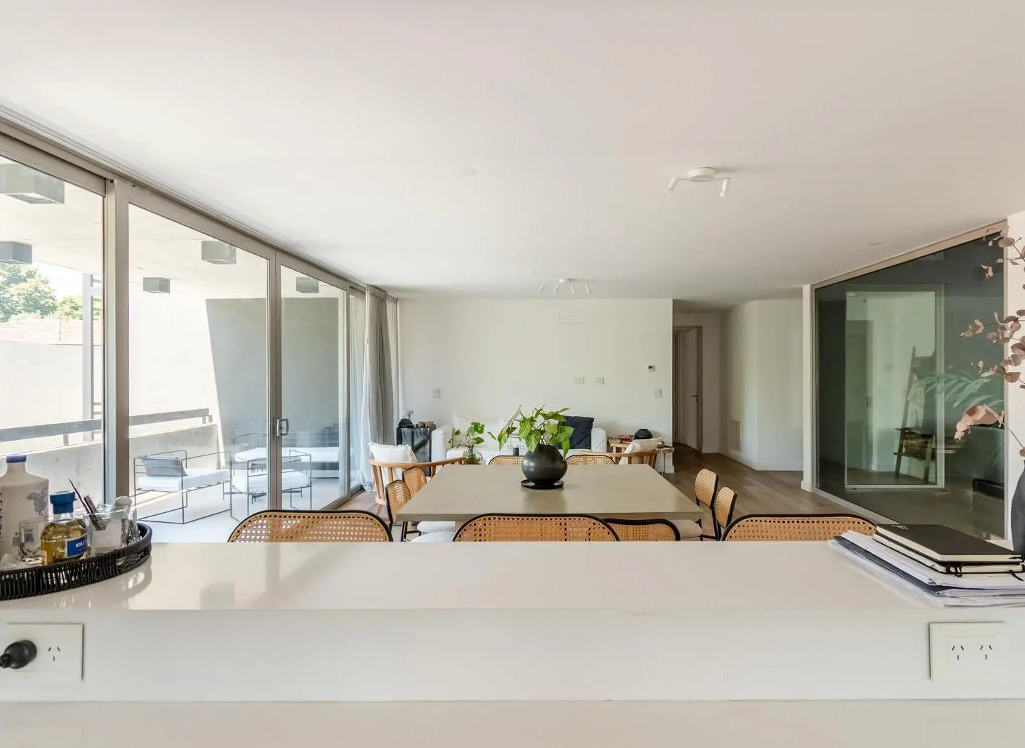 Increíble departamento en venta con tres suites y cochera opcional, sobre Av. Libertador, Acassuso. 5