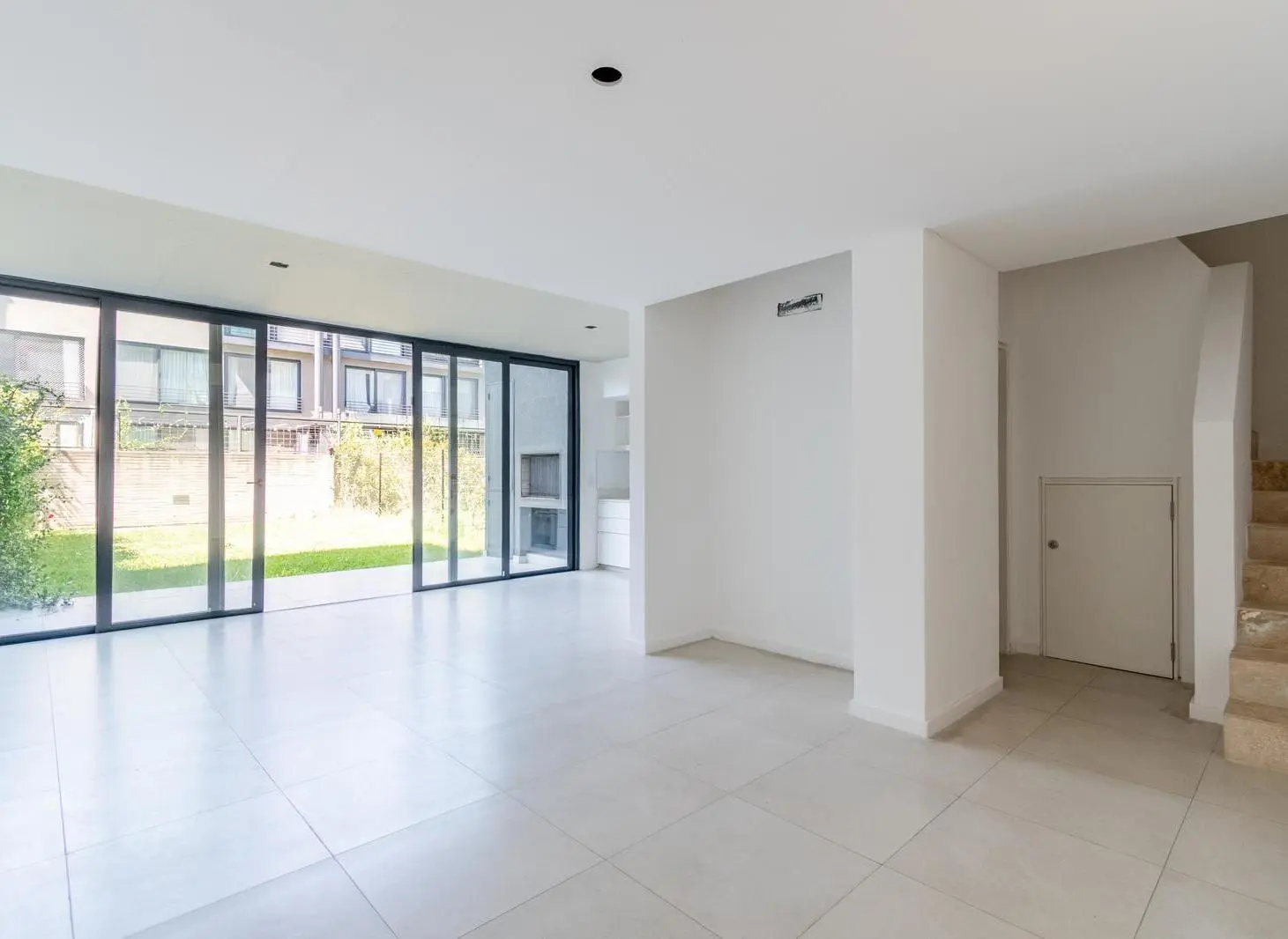Imperdible departamento en dúplex con jardín propio en venta en Nuevo Beccar Central. 5