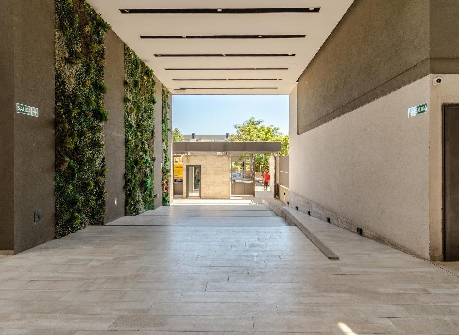 Imperdible departamento en dúplex con jardín propio en venta en Nuevo Beccar Central.