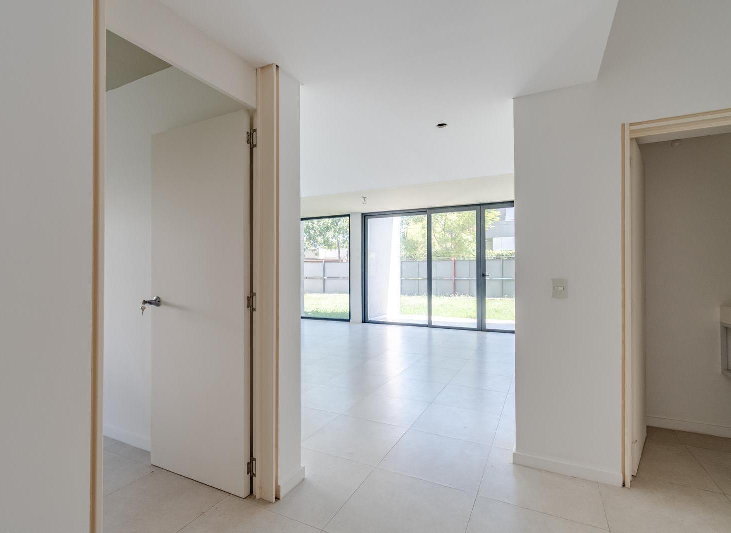 Foto de Imperdible departamento en dúplex con jardín propio en venta en Nuevo, imagen 2
