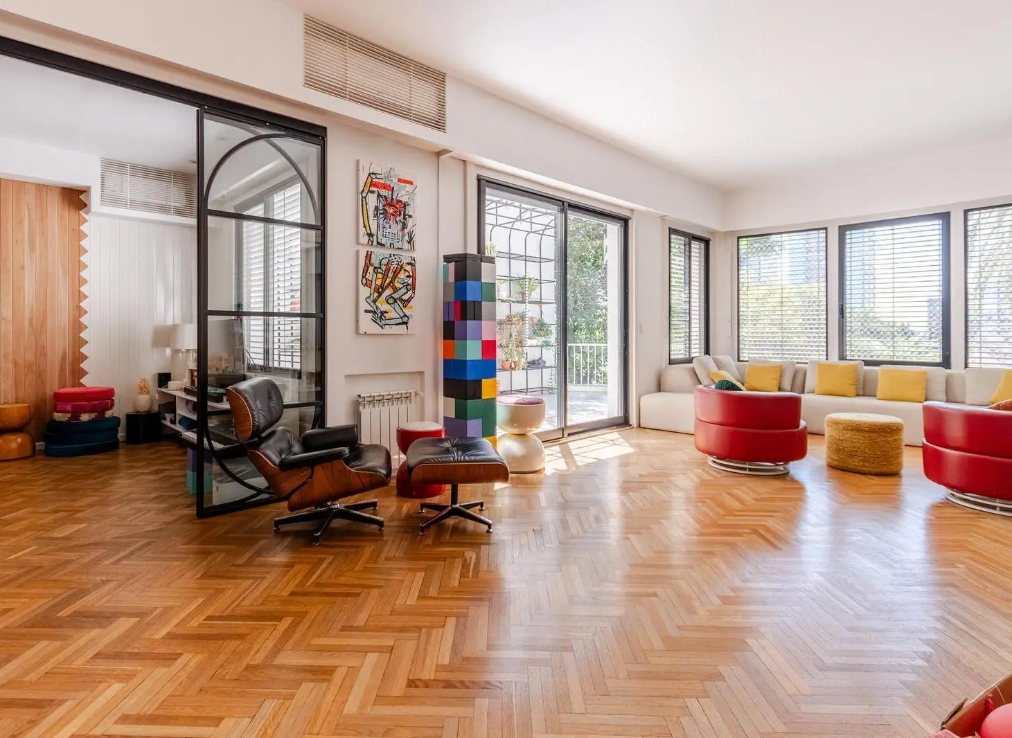Maravillosa casa en venta con 1018M2 de lote sobre la barranca de Vicente López en cul de sac. 4