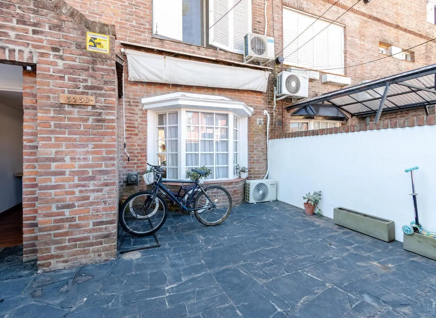 Impecable dúplex en venta con patio y cochera ubicado en Olivos, Vicente López. 2