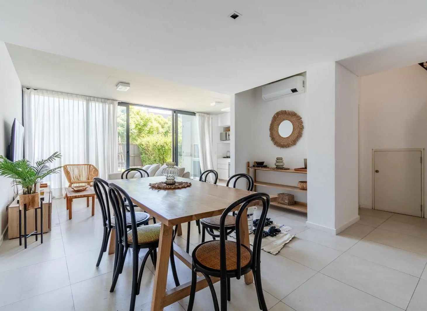 Divino departamento en dúplex con jardín propio en venta en Nuevo Beccar Central. 3