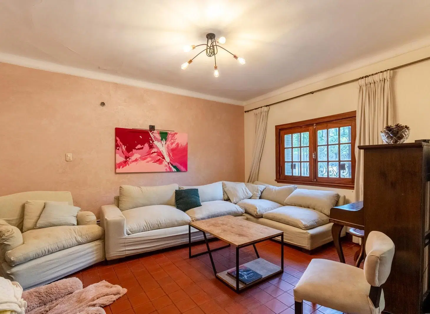 Antigua casa en venta con mucho encanto en pleno B° Parque Aguirre, Acassuso. 4