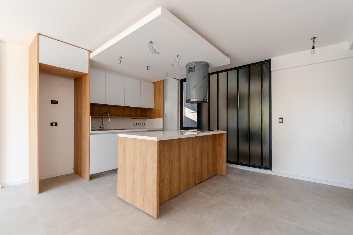 Departamento a estrenar en venta con cochera y balcón, ubicado en Acassuso frente al CASI.