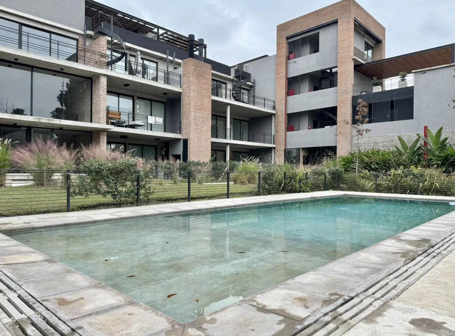 Imperdible departamento en PB con jardín en alquiler, ubicado en el Complejo Square 39, Pilar. 5