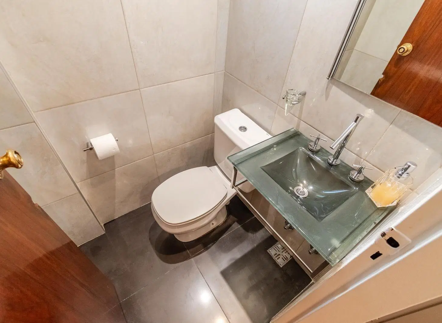 Casa en venta en San Isidro con vistas únicas a la barranca. 4